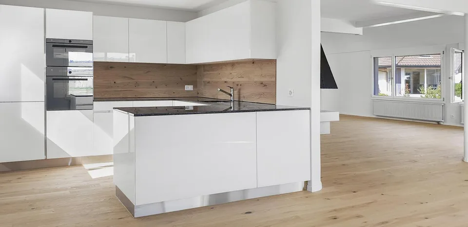 Vivere in modo idilliaco: Casa unifamiliare modernizzata con giardino e piscina