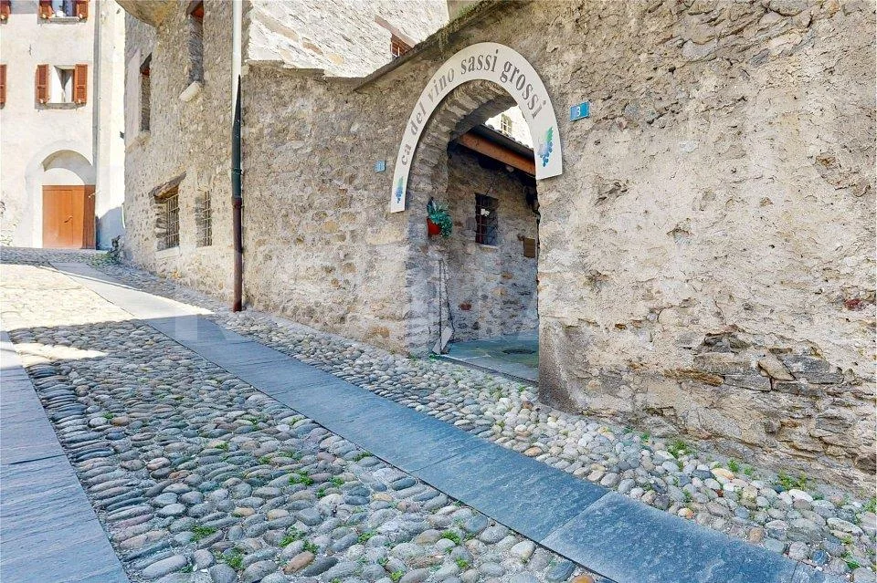 Casa contigua nel nucleo storico – Foto 6 von 13