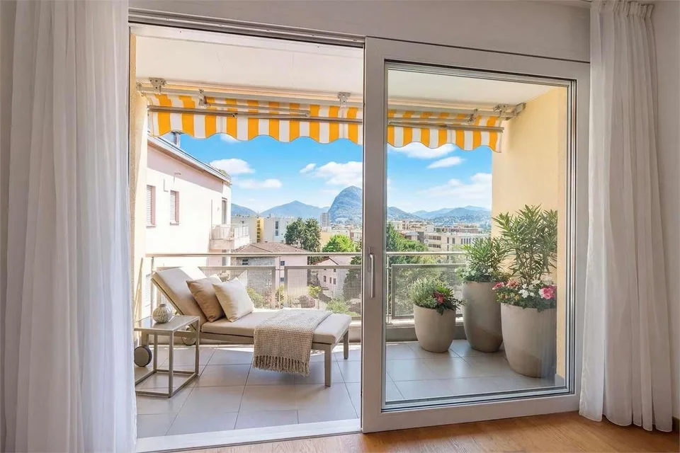 Ampio e luminoso 3.5 locali con terrazza e vista aperta