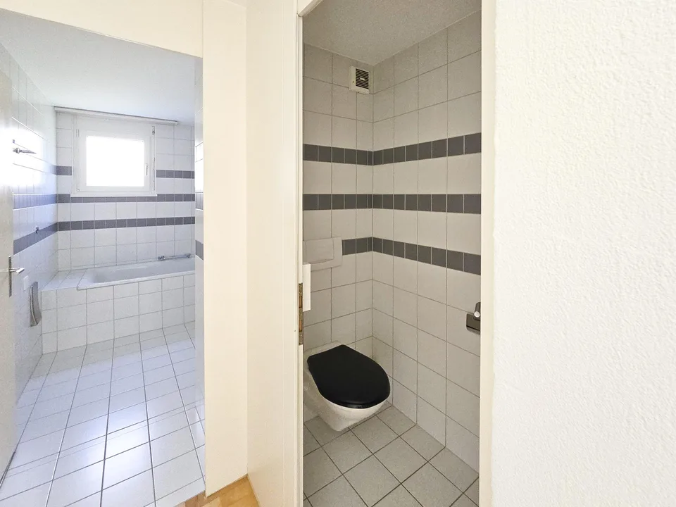 Bright 3.5-room apartment directly on Lake Walensee