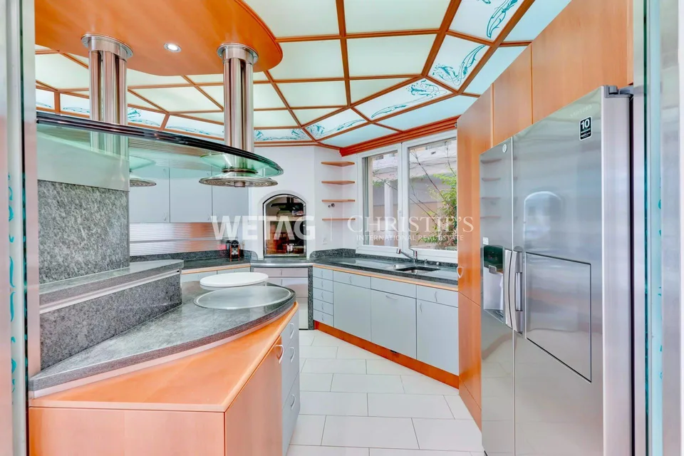 Muralto: Moderne, helle Wohnung mit grosser Terrasse & eleganter Glasarchitektur zu verkaufen – Foto 10 von 13