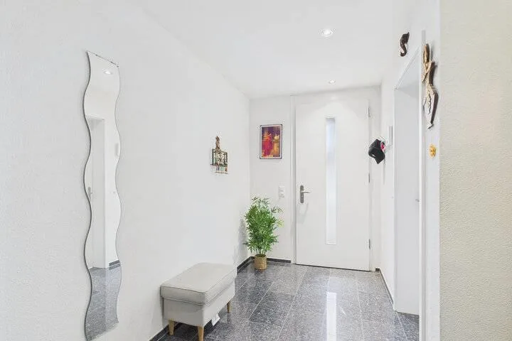 EINFAMILIENHAUS MIT SCHÖNER SEESICHT