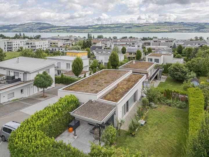 EINFAMILIENHAUS MIT SCHÖNER SEESICHT