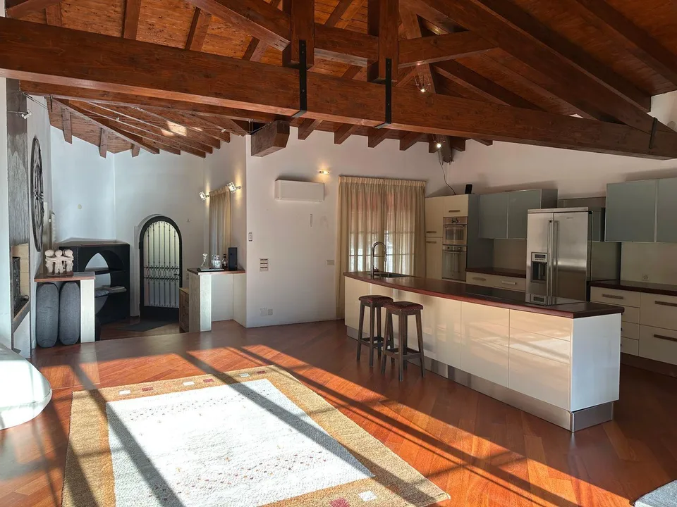 Villa mit Panorama-Pool, Sauna und spektakulärer Aussicht oberhalb Locarno – Foto 9 von 21