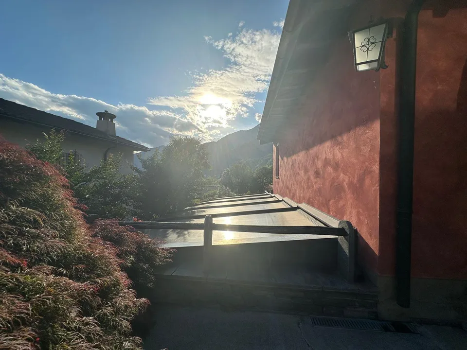 Villa mit Panorama-Pool, Sauna und spektakulärer Aussicht oberhalb Locarno – Foto 16 von 21
