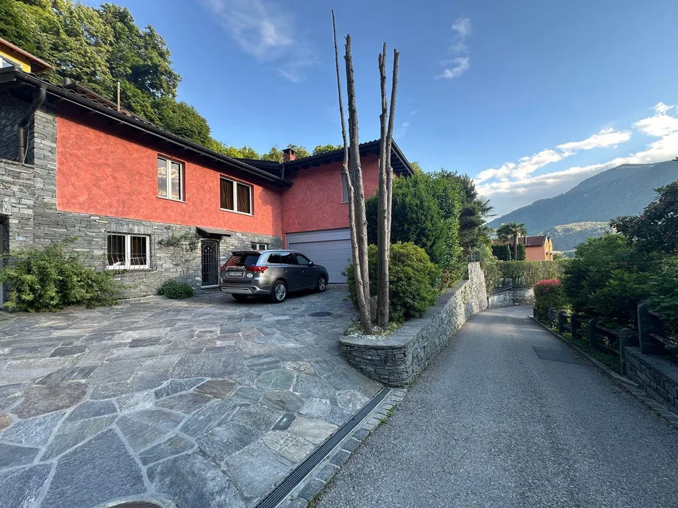 Villa mit Panorama-Pool, Sauna und spektakulärer Aussicht oberhalb Locarno – Foto 6 von 21