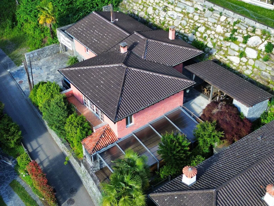 Villa mit Panorama-Pool, Sauna und spektakulärer Aussicht oberhalb Locarno – Foto 20 von 21