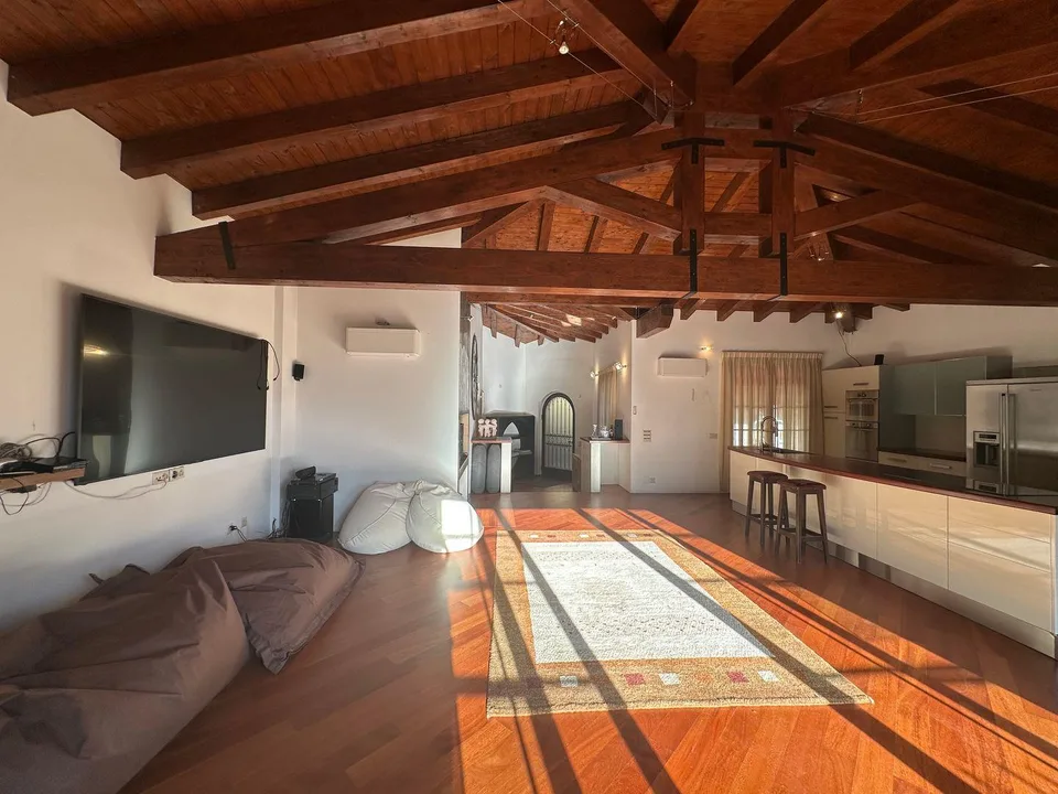 Villa mit Panorama-Pool, Sauna und spektakulärer Aussicht oberhalb Locarno – Foto 10 von 21