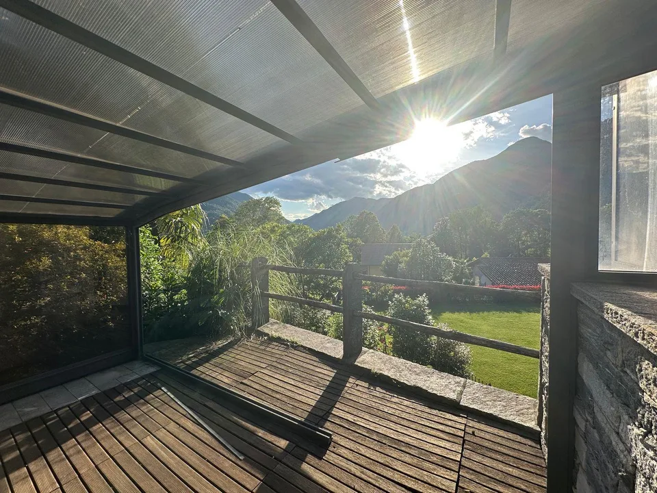 Villa mit Panorama-Pool, Sauna und spektakulärer Aussicht oberhalb Locarno – Foto 15 von 21