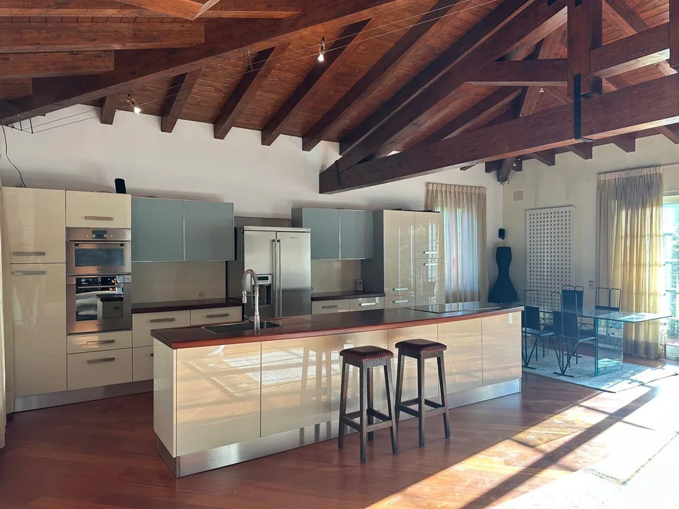 Villa mit Panorama-Pool, Sauna und spektakulärer Aussicht oberhalb Locarno – Foto 12 von 21