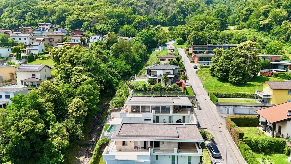 Villa in Posizione Panoramica: Prezzo Trattabile - si Valutano Offerte