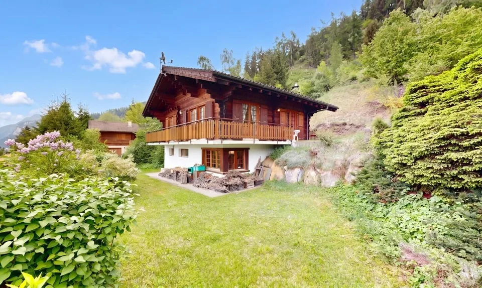 Authentische Blockhütte mit atemberaubendem Blick