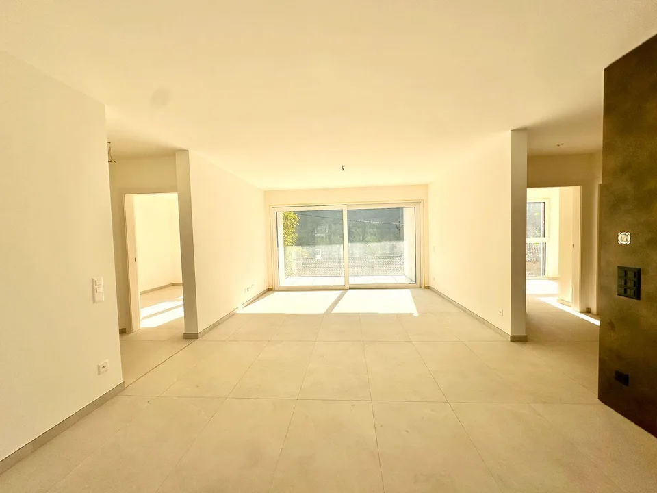 Nuovo Progetto Residenziale ad Avegno: Eleganza Naturale nella Vall...