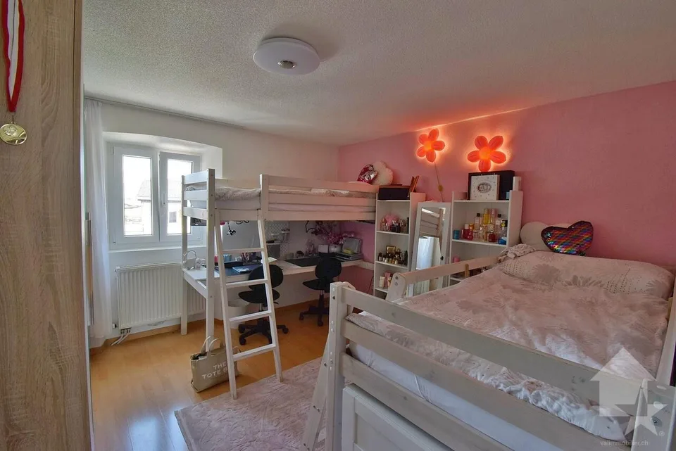4.5-Zimmer-Wohnung in sehr guter Lage inklusive 3 Parkplätzen! – Foto 7 von 10