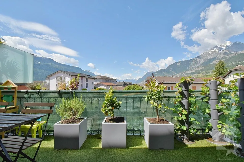 Appartement de 4.5 pcs très bien situé avec 3 places de parcs inclu...
