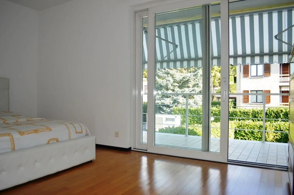 Wohnung 4.5 Zimmer Duplex mit Garten