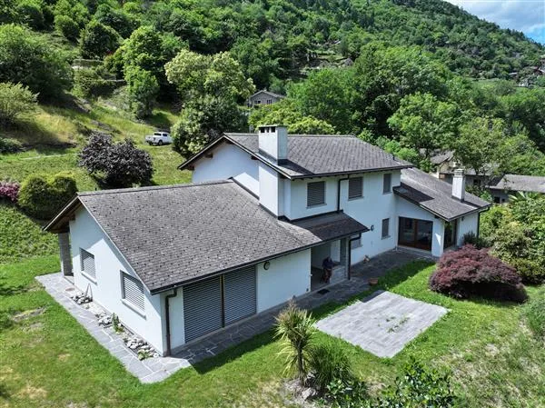 SEMIONE: Einfamilienhaus 9 Zimmer