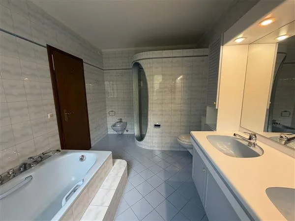 SEMIONE: Casa bifamiliare 9 locali – foto 6 di 15
