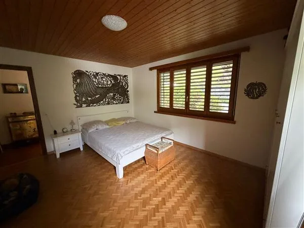 SEMIONE: Casa bifamiliare 9 locali
