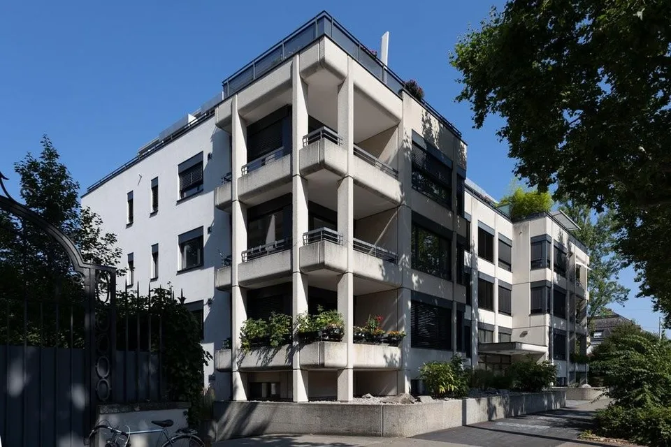 Grosszügige 2.5-Zimmerwohnung in luxuriöser Liegenschaft