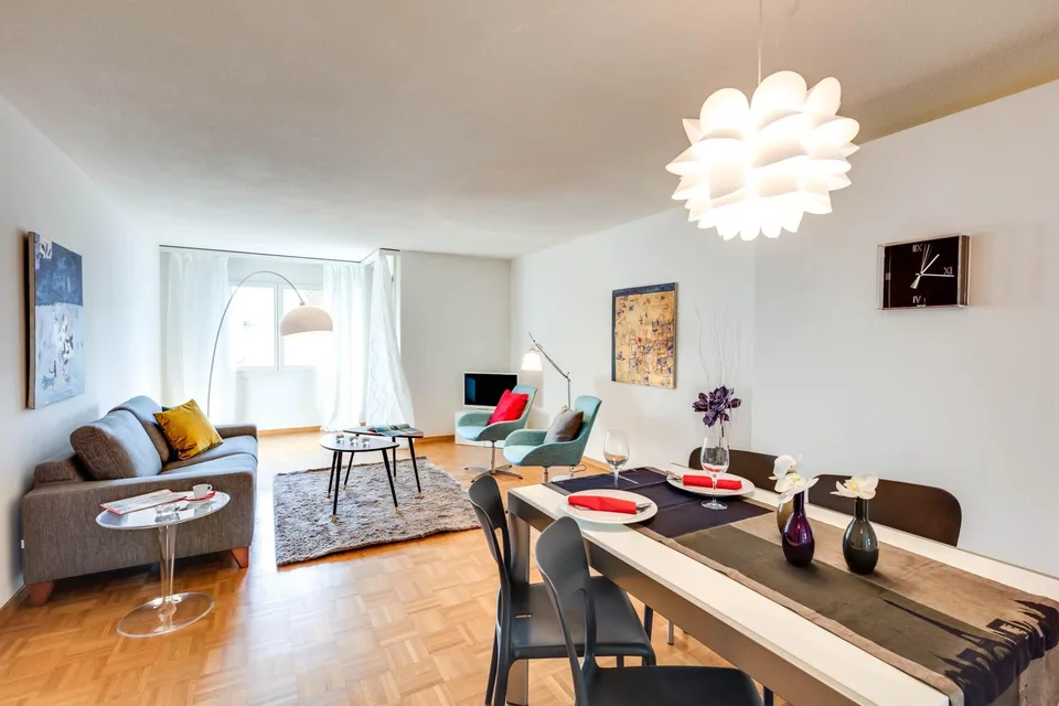 Grosszügige Wohnung mit zwei Balkonen in idealer Lage!
