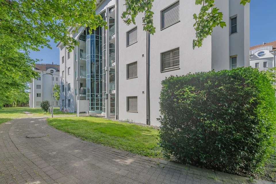 Grosszügige Wohnung mit zwei Balkonen in idealer Lage!