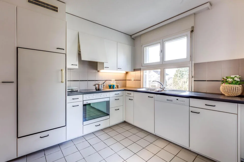 Grosszügige Wohnung mit zwei Balkonen in idealer Lage!