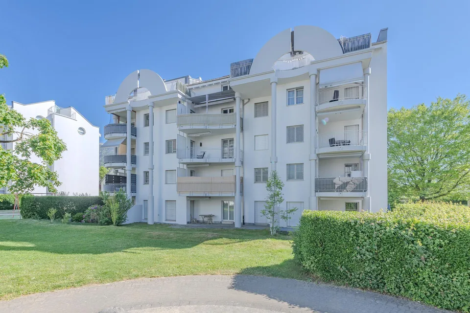 Grosszügige Wohnung mit zwei Balkonen in idealer Lage!