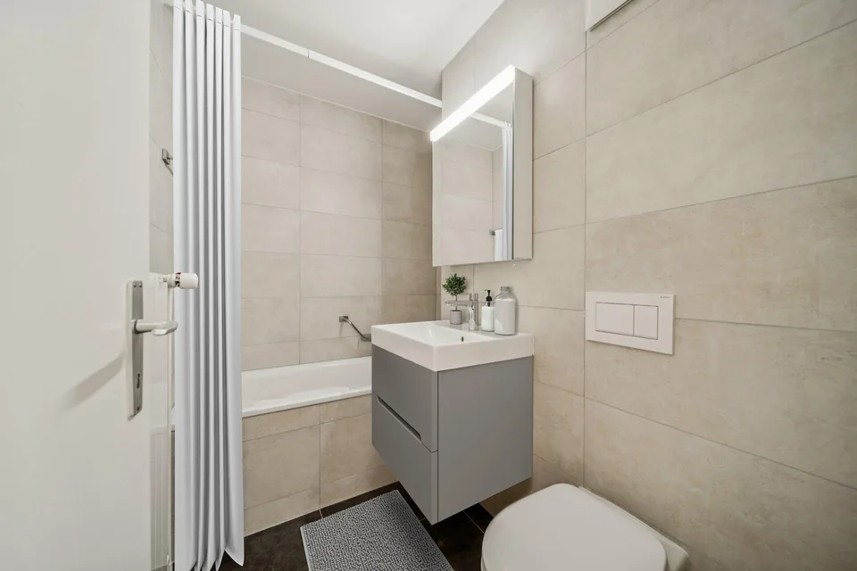 Geräumiges renoviertes Apartment in ruhiger Nachbarschaft