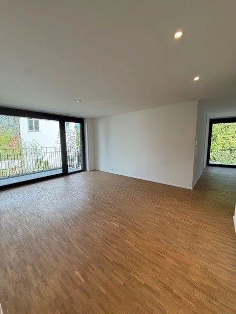 Appartamento moderno e luminoso di 3,5 locali a Wollishofen con vista