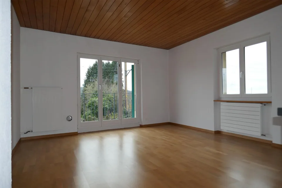 Incantevole appartamento maisonette di 4 locali con balcone e vista lago a Ligerz