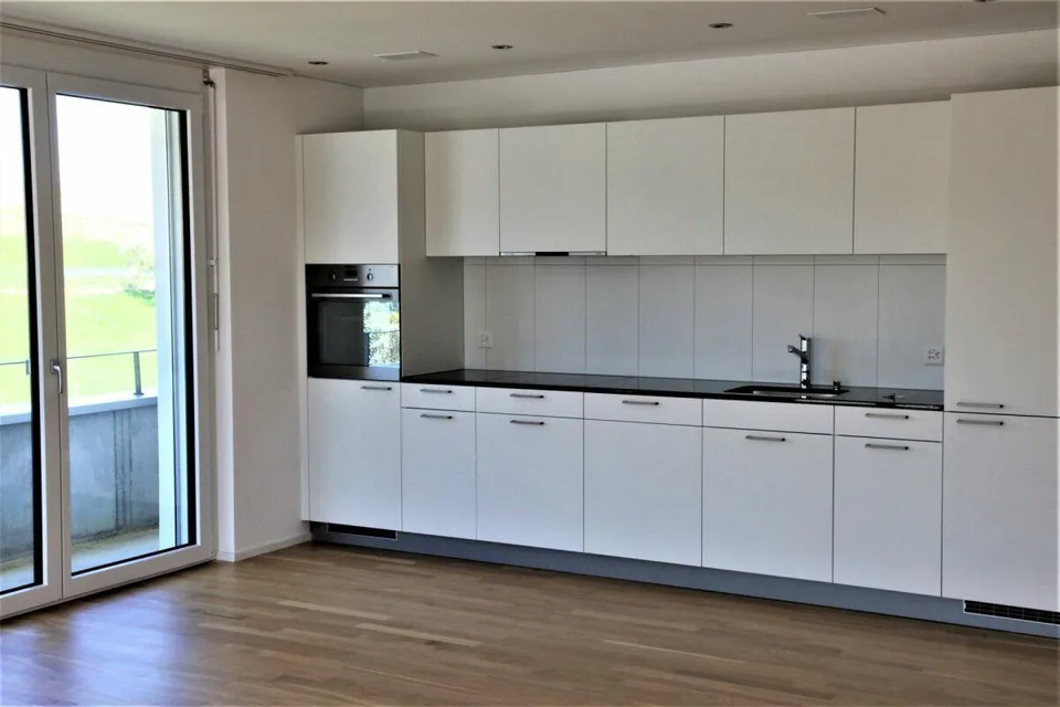 Moderne 3.5-Zimmerwohnung mit Balkon.