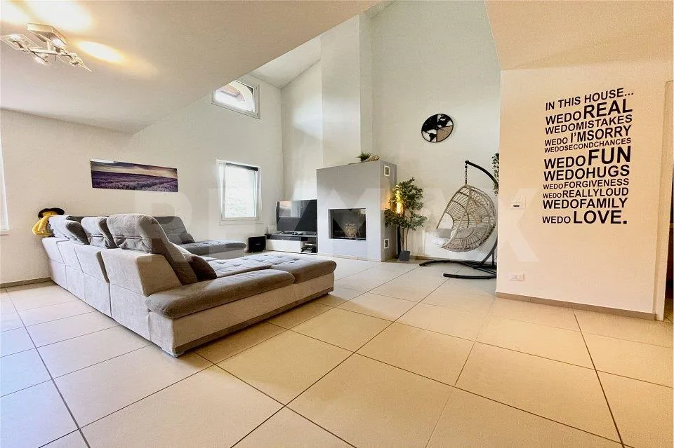 Komfort und Modernität: grosszügige 3½-Zimmer- Duplexwohnung zur Miete in Montagnola – Foto 8 von 13