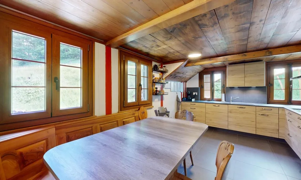 Authentisches renoviertes Chalet - großes Grundstück am Fluss