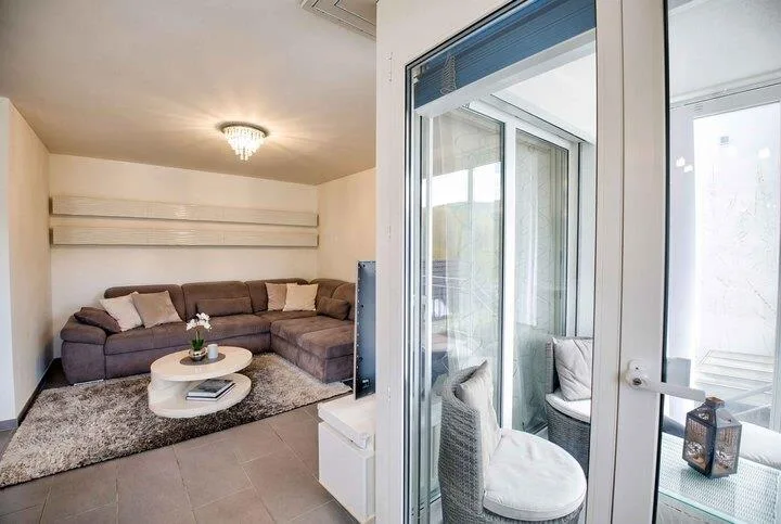 FREISTEHEND AM HANG - 5.5 ZIMMER EINFAMILIENHAUS