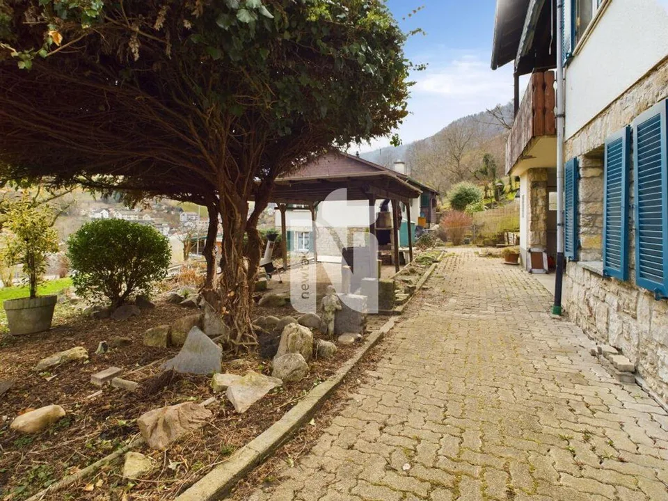 Riservato: Bellissima casa con balcone, giardino, vista panoramica e potenziale di espansione
