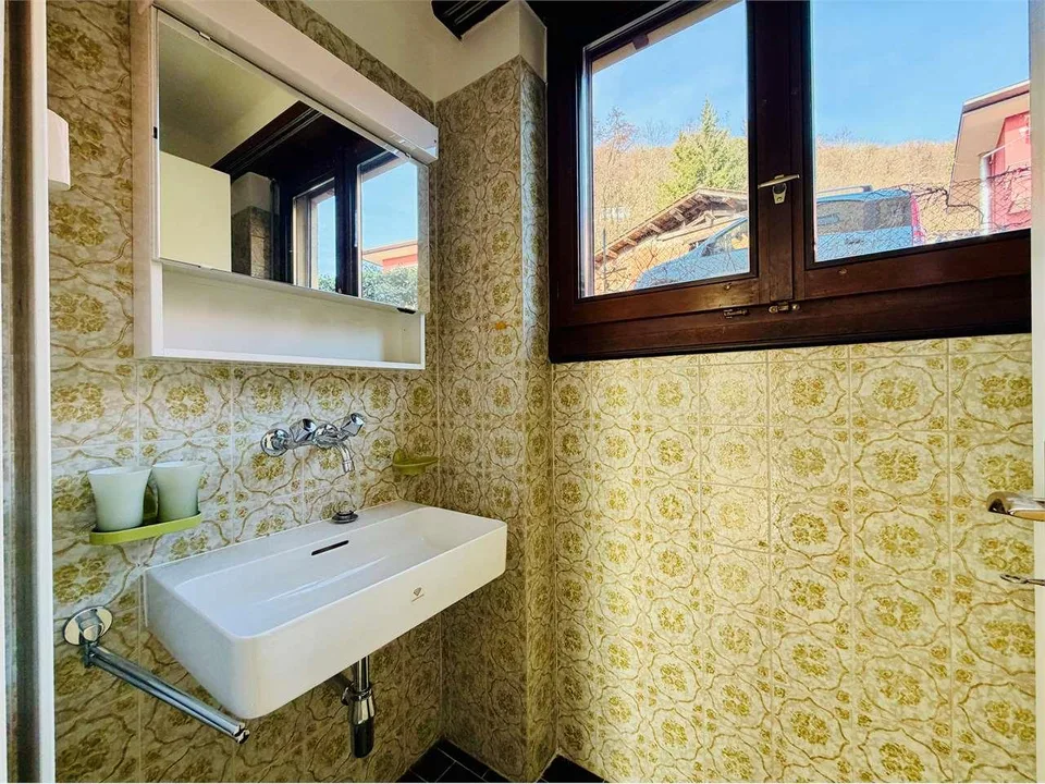 Lopagno - geräumiges 2.5-Zimmer-Wohnung mit Terrasse und Seeblick sowie Schwimmbad – Foto 9 von 13