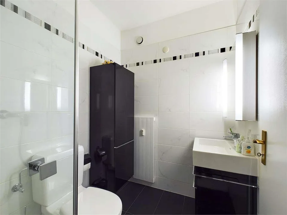 Lopagno - geräumiges 2.5-Zimmer-Wohnung mit Terrasse und Seeblick sowie Schwimmbad – Foto 13 von 13