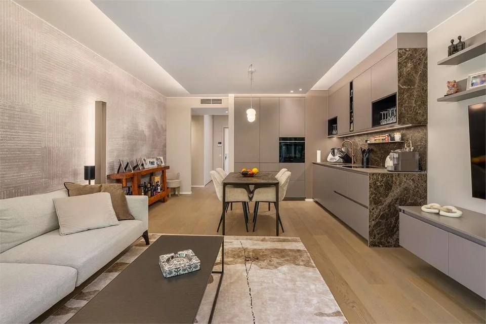 Elegantes 3.5-Zimmer-Apartment komplett renoviert in Viga