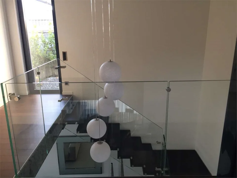 Moderne Villa mit Pool – Foto 12 von 13