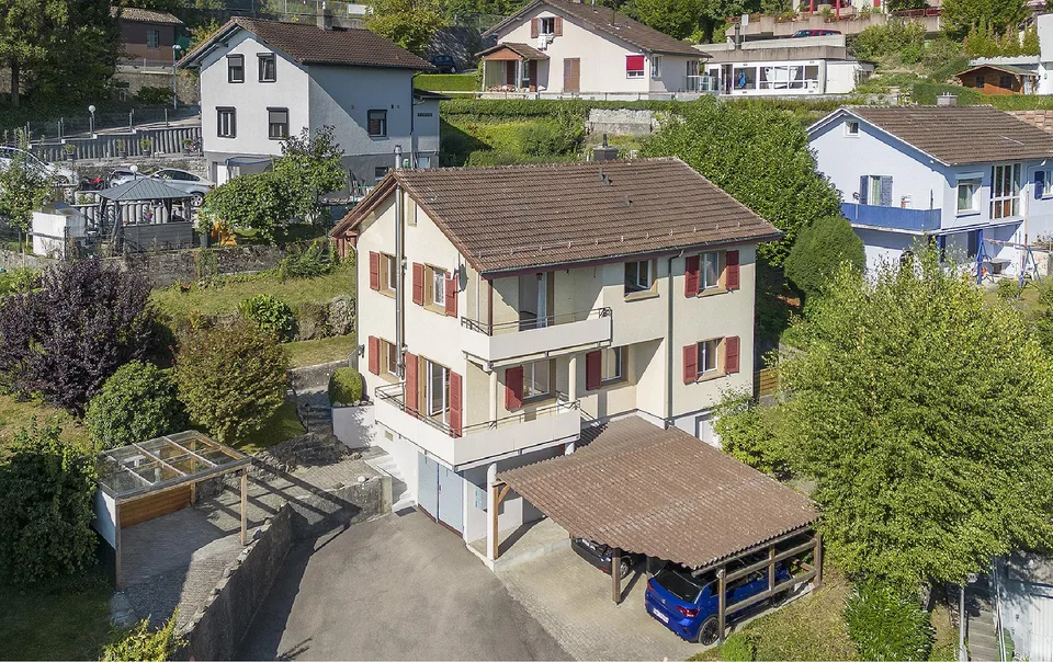 Wohnhaus mit zwei Wohnungen in Belp...