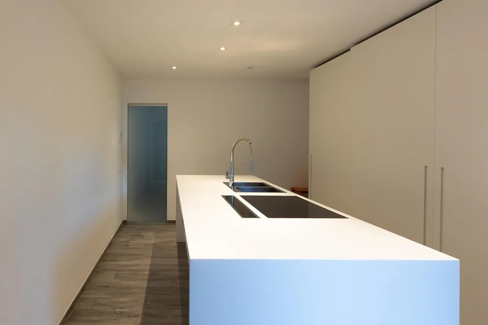 Villa moderne avec piscine et grand terrain de 1000 m²