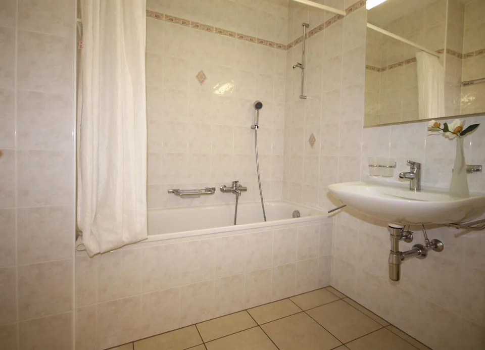 3.5-Zimmer-Eigentumswohnung mit grossen Balkonen in Ascona – Foto 14 von 16