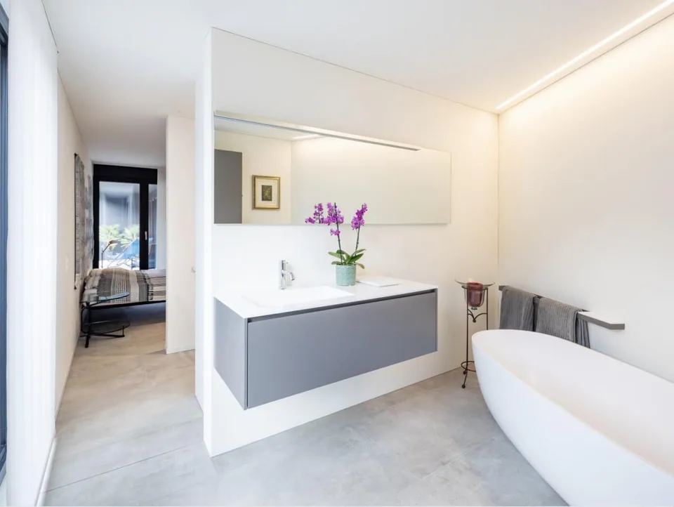 MAGLIASO · DUPLEX PENTHOUSE WITH SPACIOUS TERRACES · CONTEMPORARY ELEGANCE – photo 10 of 11