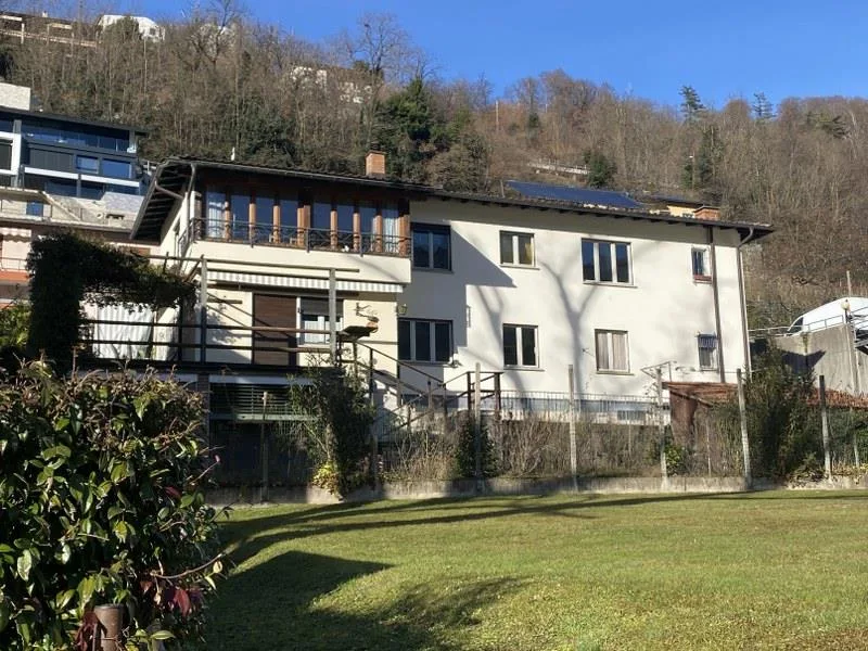 NEUER PREIS - EINZIGARTIGE GELEGENHEIT - GROSSES EINFAMILIENHAUS - 5,5 ZIMMER MIT GARTEN