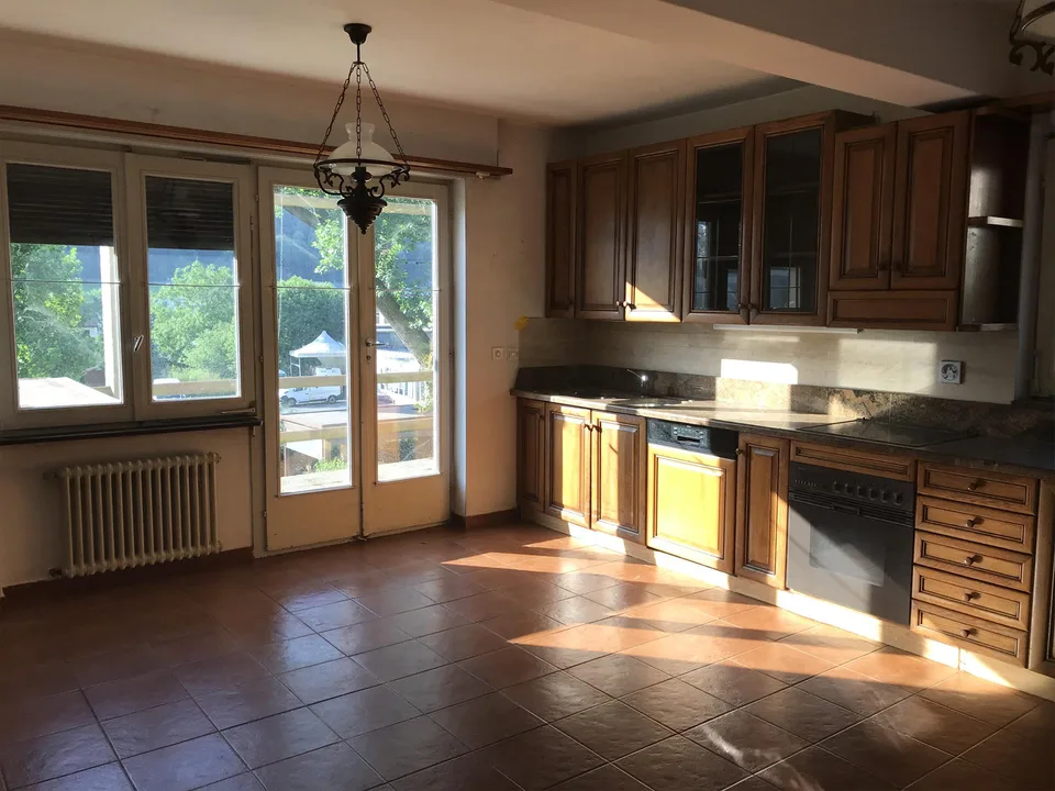 NOUVEAU PRIX - OCCASION UNIQUE - GRANDE MAISON UNIFAMILIALE - 5,5 PIÈCES AVEC JARDIN – photo 10 sur 13