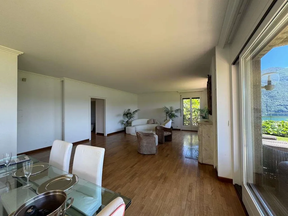 Appartement avec vue sur le lac et jardin