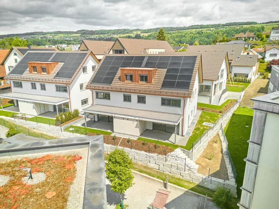 Casa a schiera 6 1/2 locali con terreno utilizzabile