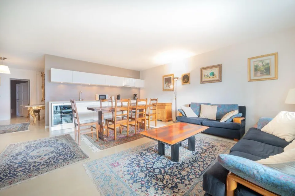 Luminoso appartamento in zona privilegiata | Helle Wohnung in privi...