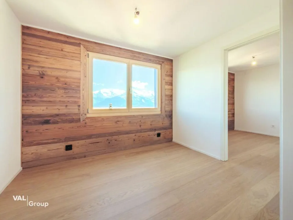 Die Chalet-Atmosphäre neu interpretiert in einer schönen 5-Zimmer-Wohnung